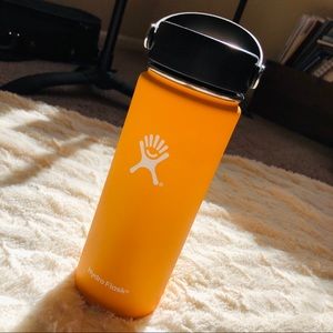 Hydro Flask 18oz water bottle never used